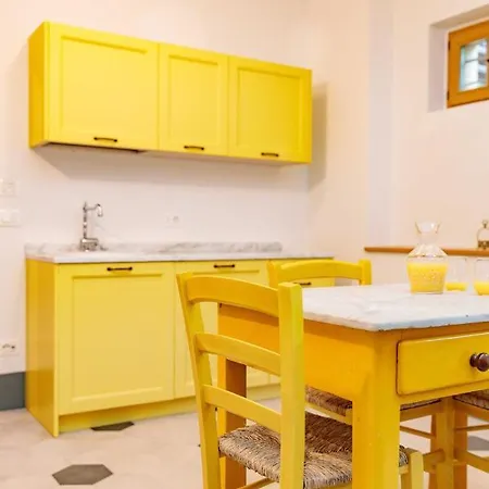 Tenuta Miranda לינה וארוחת בוקר 4*